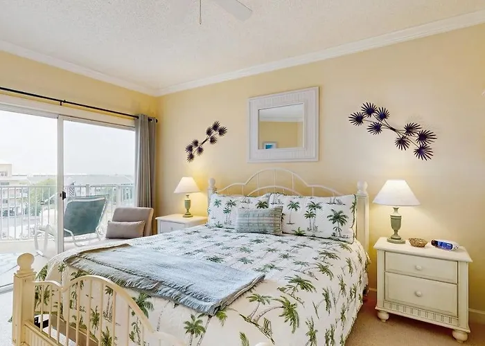Spacious Top-floor Retreat With Pool Fireplace & Steps To Northside Park & Ocean City