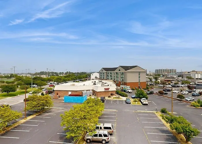 Spacious Top-floor Retreat With Pool Fireplace & Steps To Northside Park & Ocean City