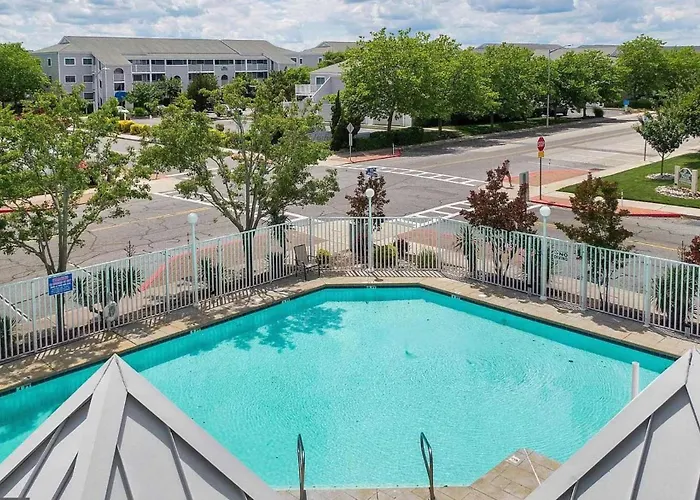 Holiday home Spacious Top-floor Retreat With Pool Fireplace & Steps To Northside Park & Ocean City